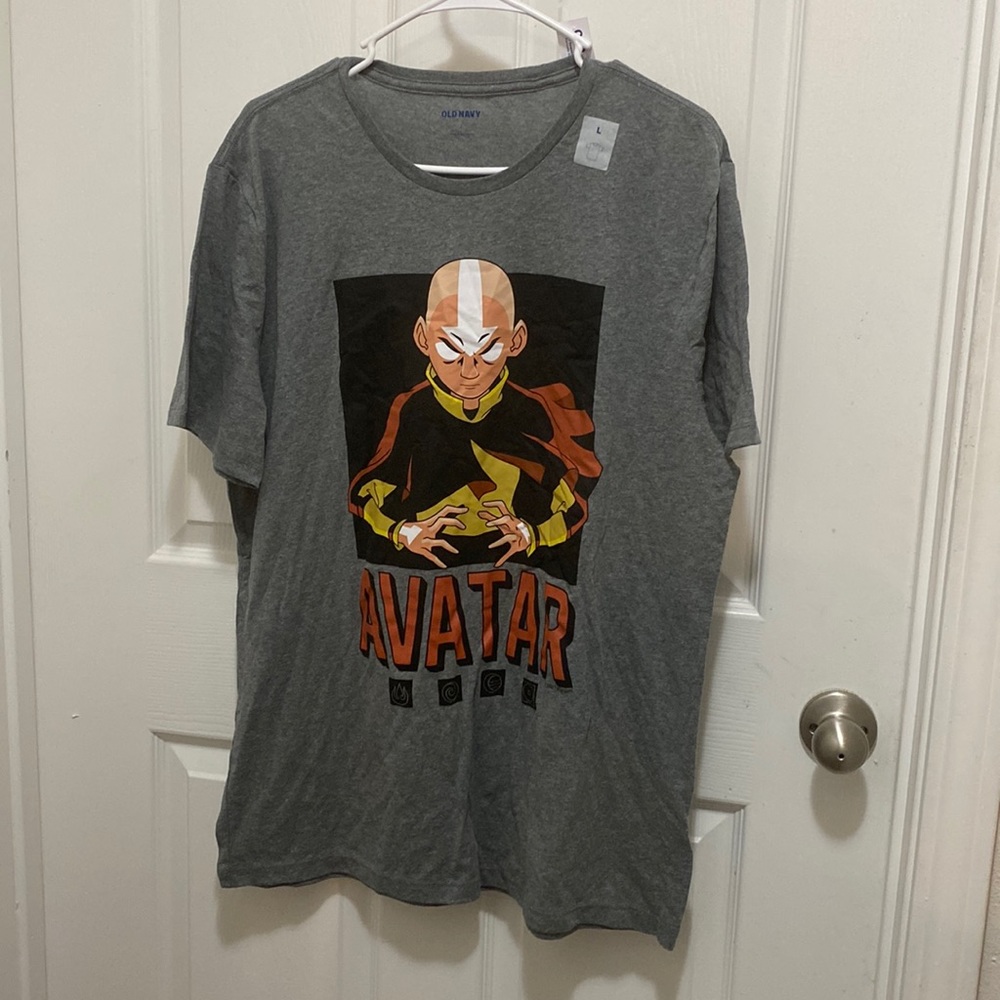 Old navy graphic tee - avatar